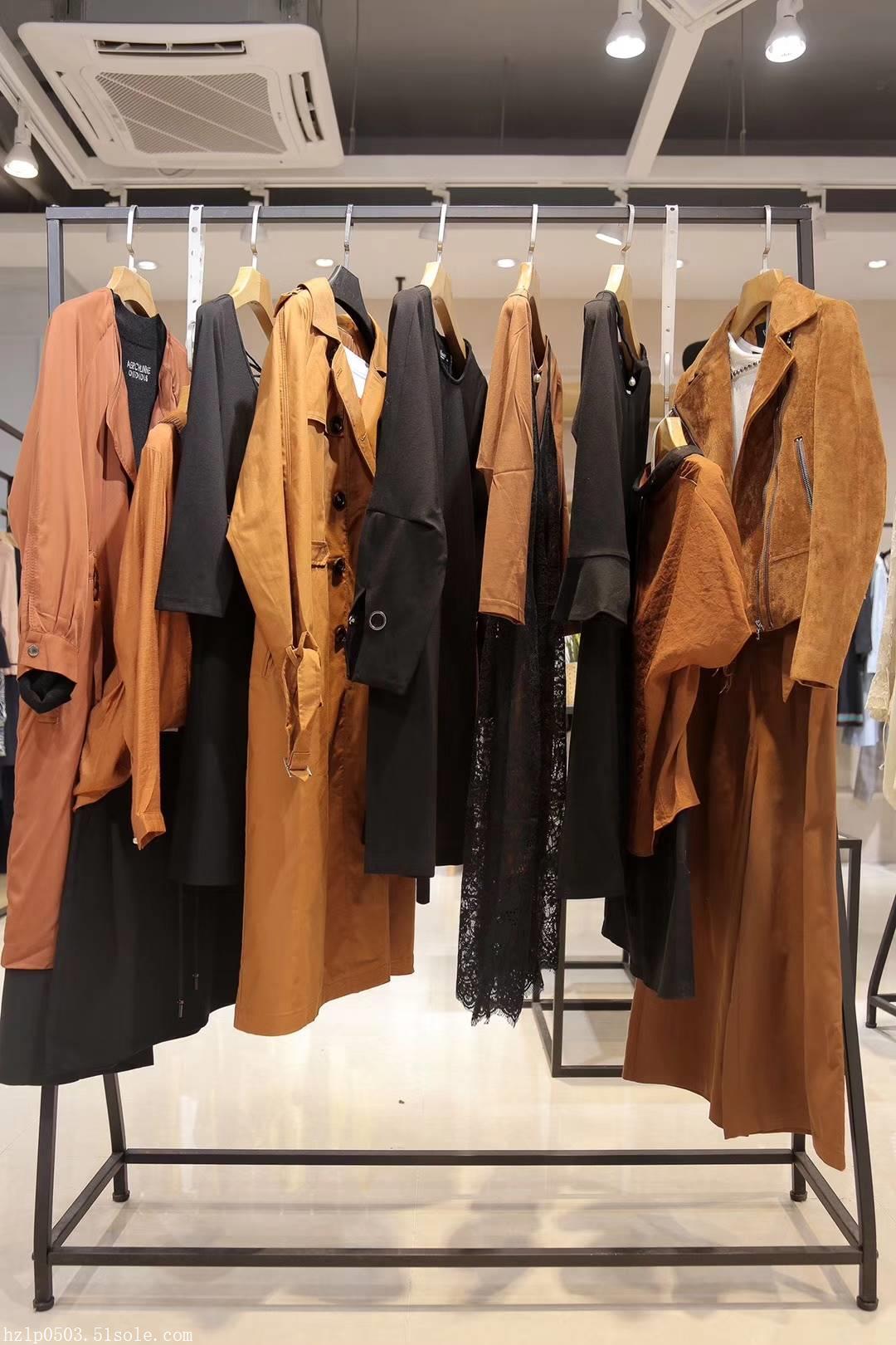 武漢品牌折扣女裝華丹尼 2018年秋冬女裝組合包及飾品批發指南