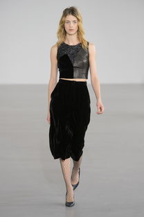 歐美風穿搭 簡約干練，詮釋現代女性的自信與魅力